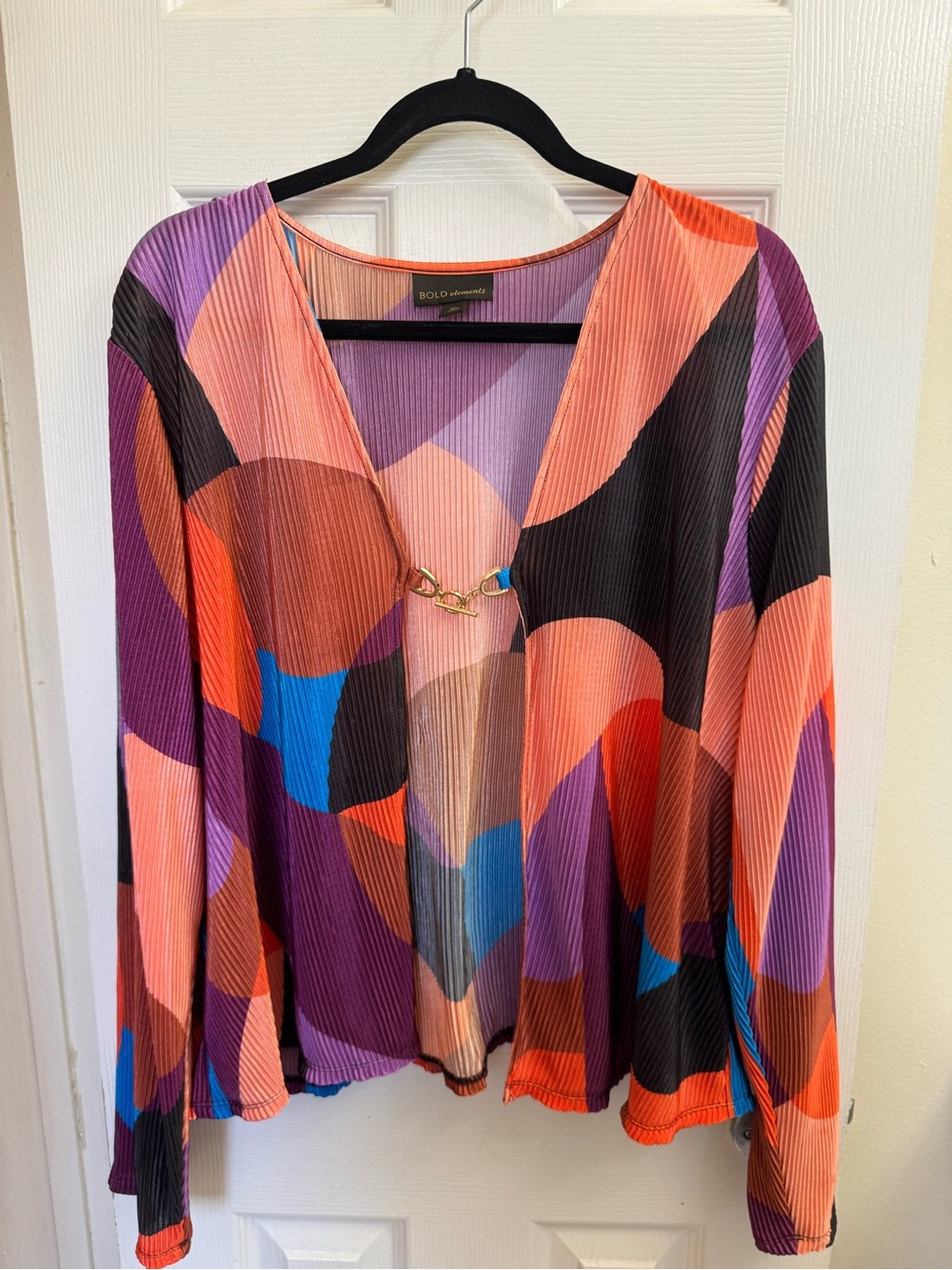 BOLD elements Multicolor Geometric V-Neck Tunic with Decorative Clasp